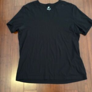 Men’s black tshirt